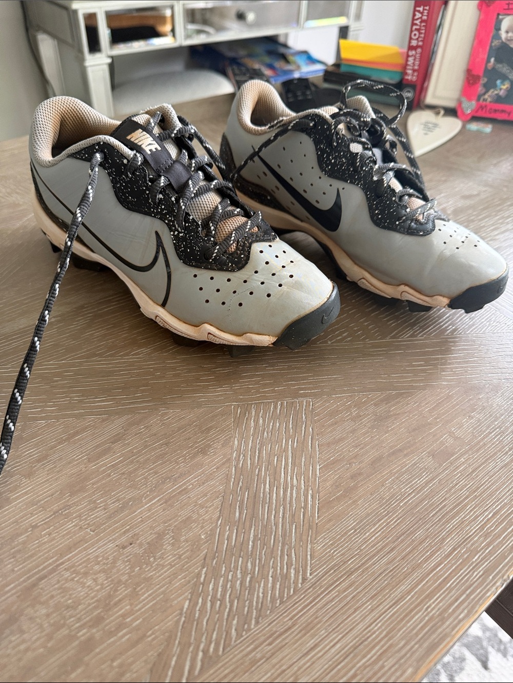 Nike Black and Gray Trail-Style Sneakers